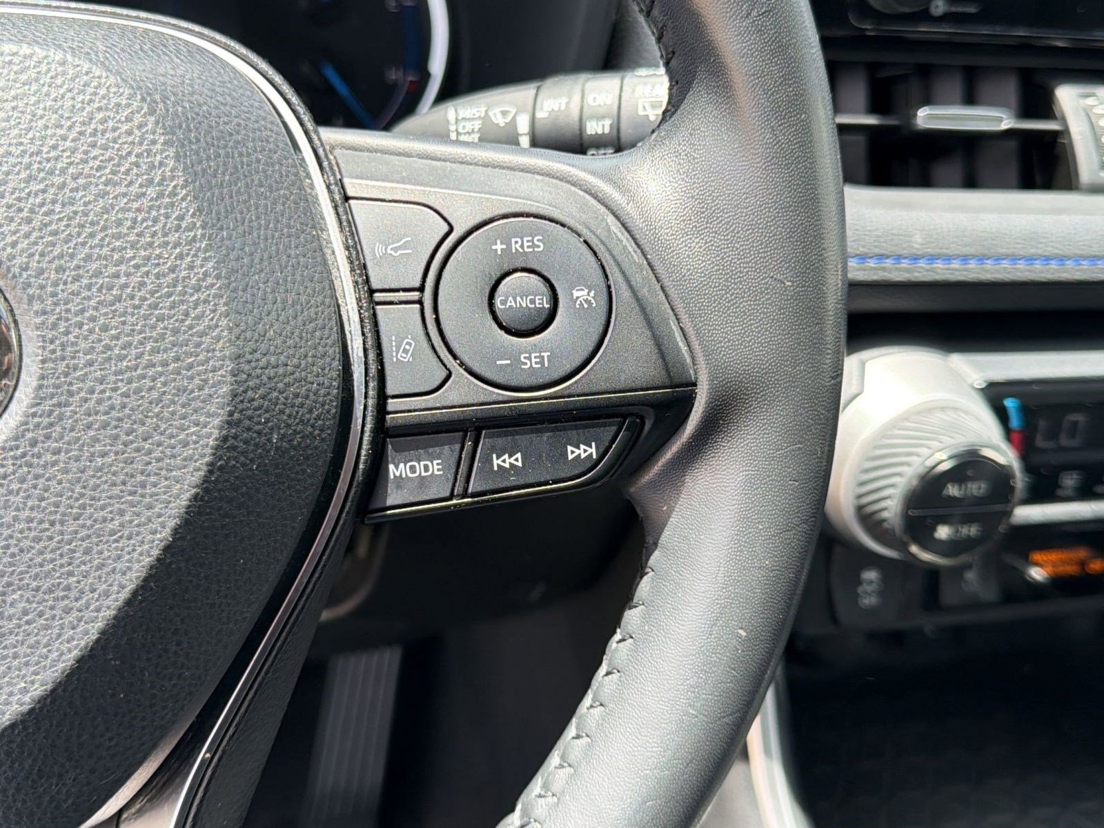 2021 Toyota RAV4 XSE - Photo 28
