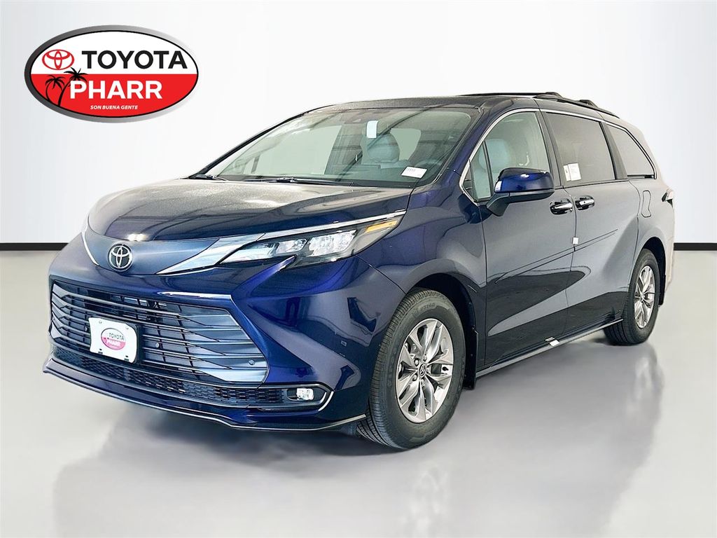 2026 Toyota Sienna XLE 8-Passenger Hybrid FWD's photo
