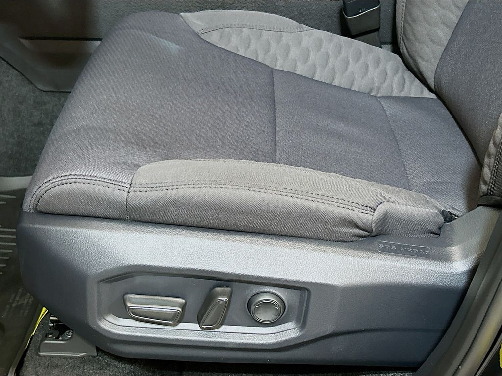 2026 Toyota Tundra SR5 - Photo 19