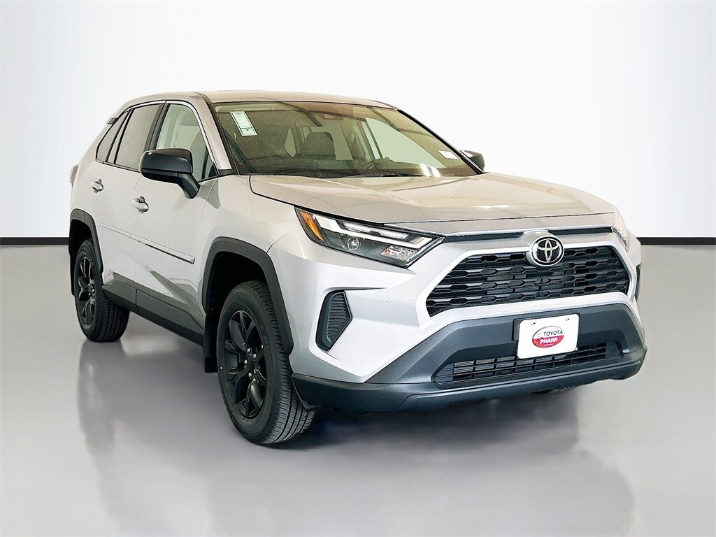 2025 Toyota RAV4 LE photo 3