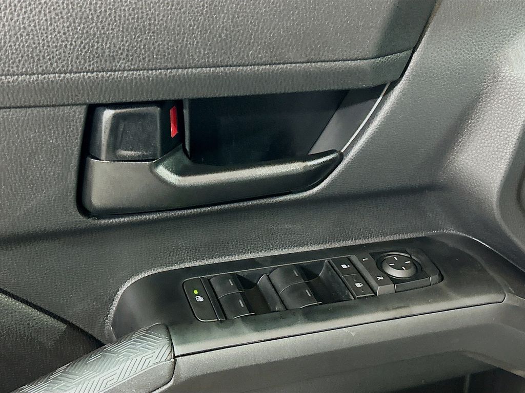 2026 Toyota Tacoma SR5 - Photo 18