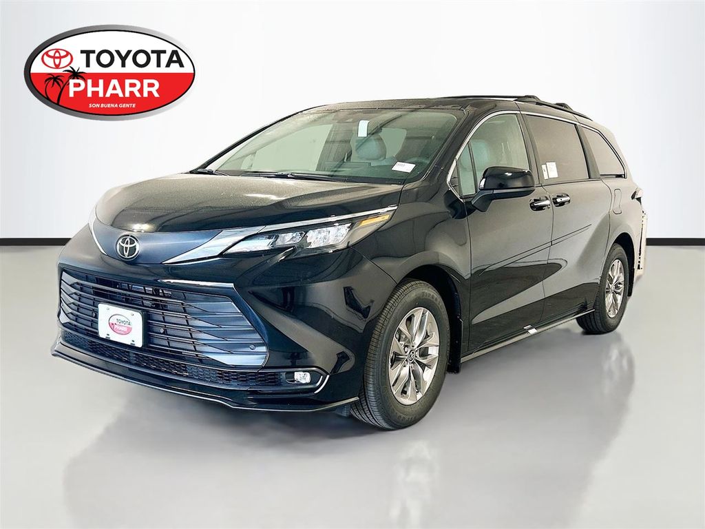 2026 Toyota Sienna XLE 8-Passenger Hybrid FWD's photo