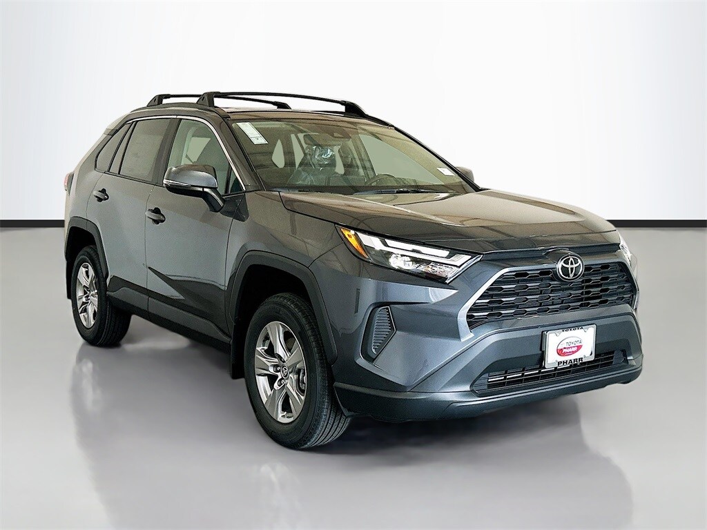 2025 Toyota RAV4 XLE photo 3