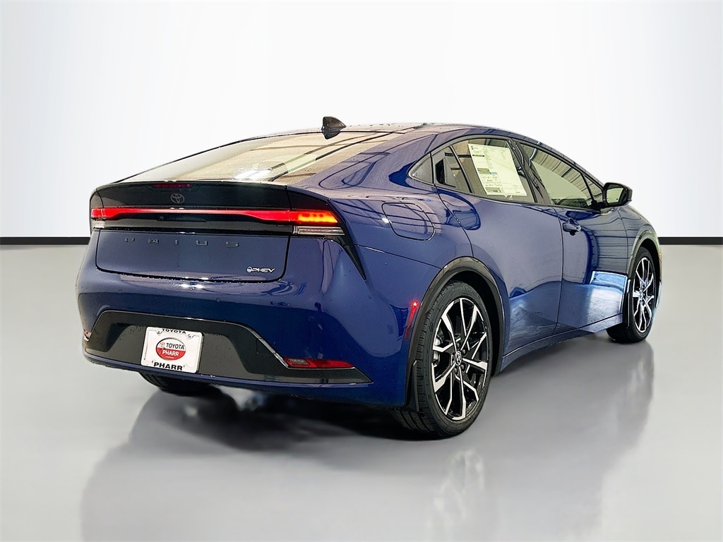 2026 Toyota Prius Plug-in Hybrid XSE photo 4