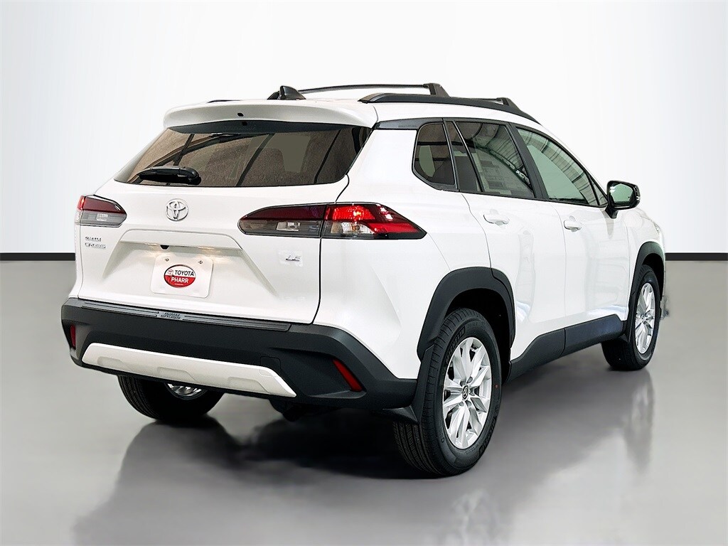2026 Toyota Corolla Cross LE photo 4