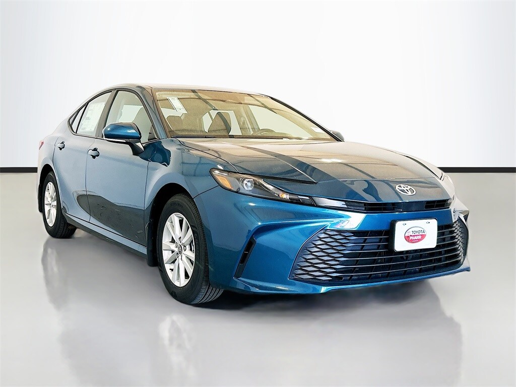 2026 Toyota Camry LE photo 3