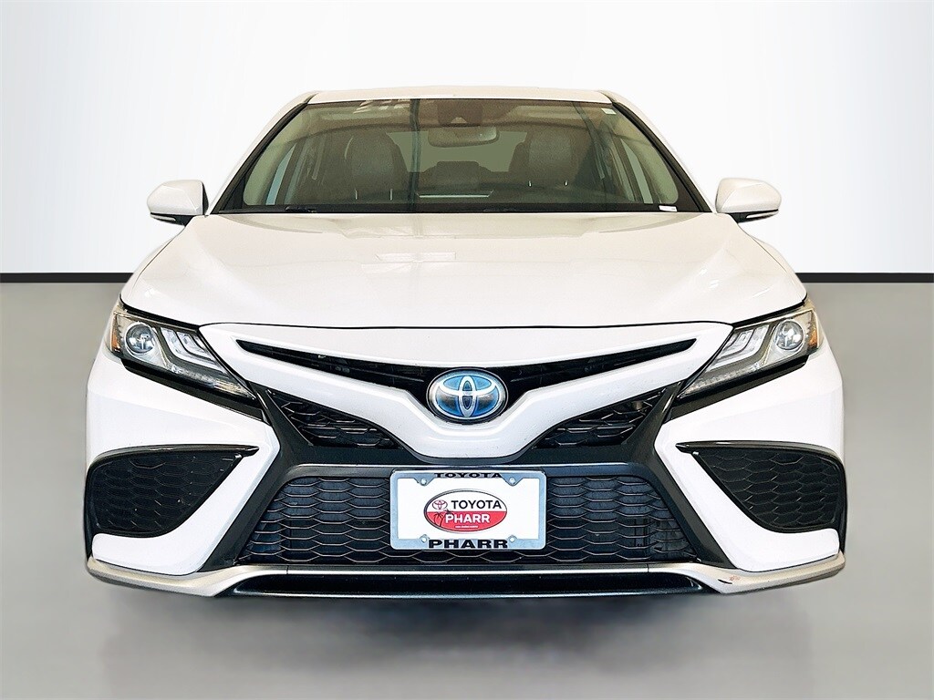 2021 Toyota Camry Hybrid XSE photo 2