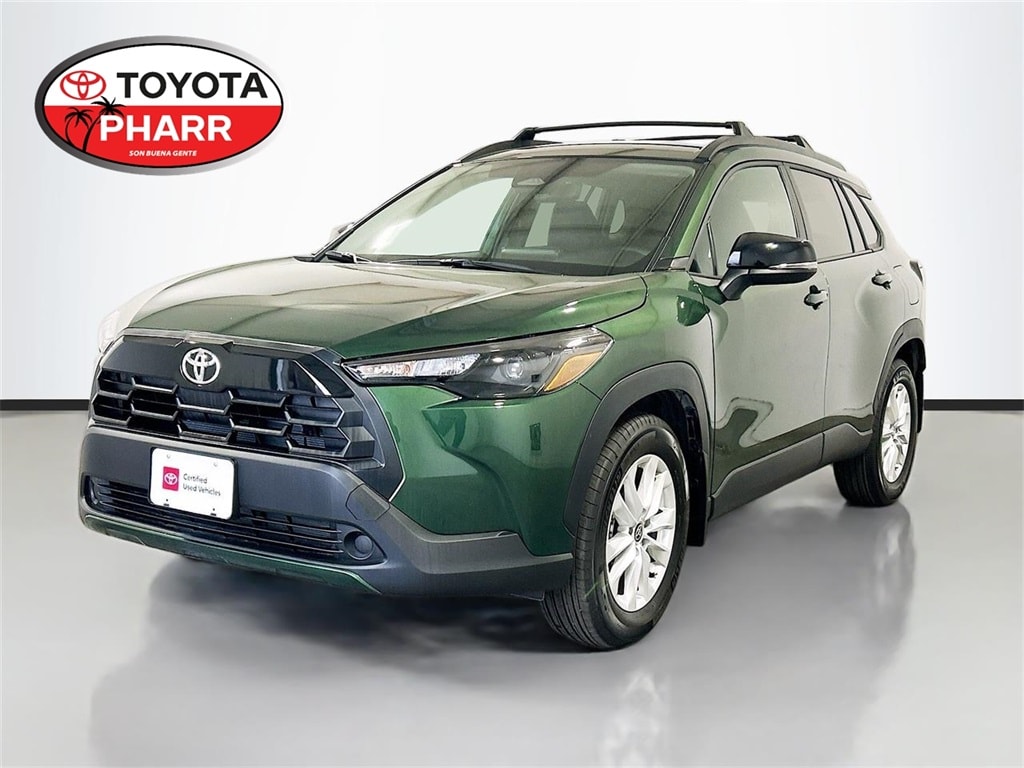 2026 Toyota Corolla Cross LE's photo