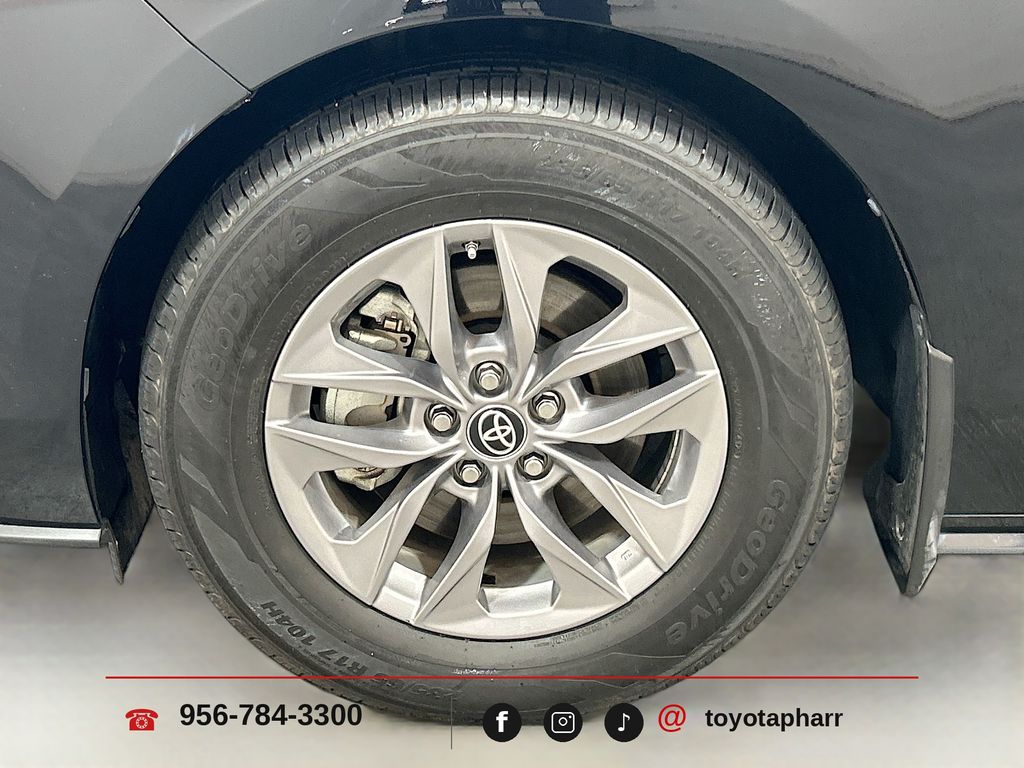 2023 Toyota Sienna XLE - Photo 31