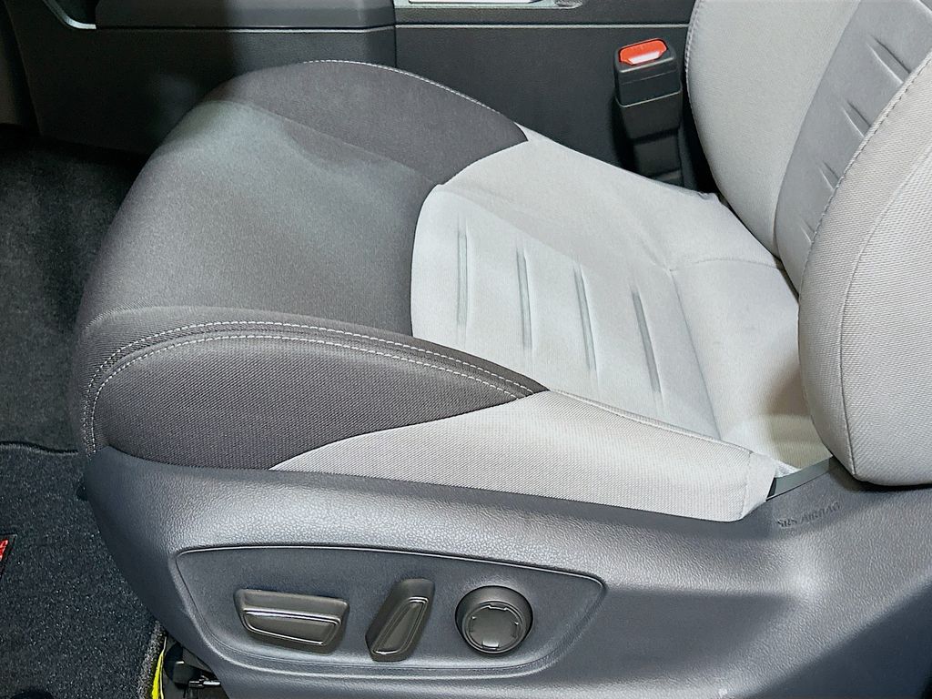 2025 Toyota Tacoma TRD Off Road - Photo 19