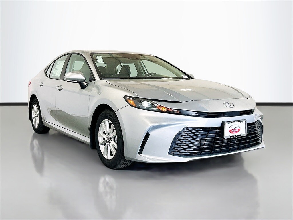 2026 Toyota Camry LE photo 3