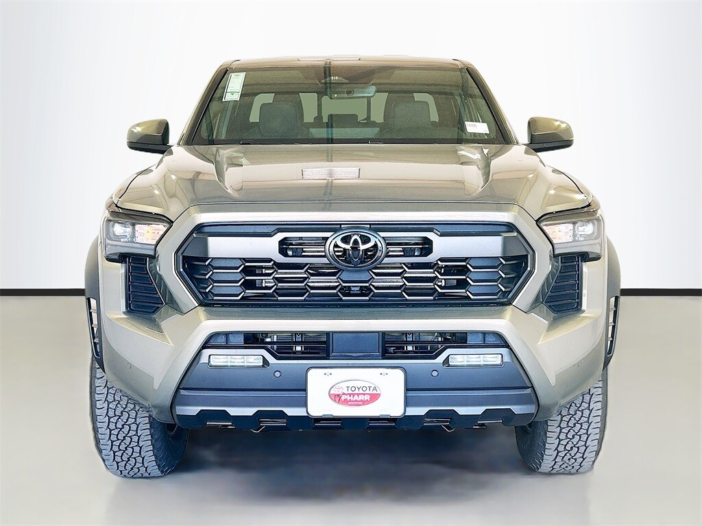 2025 Toyota Tacoma TRD Off-Road photo 2