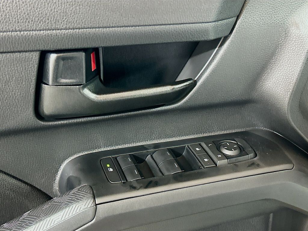 2026 Toyota Tacoma SR5 - Photo 18