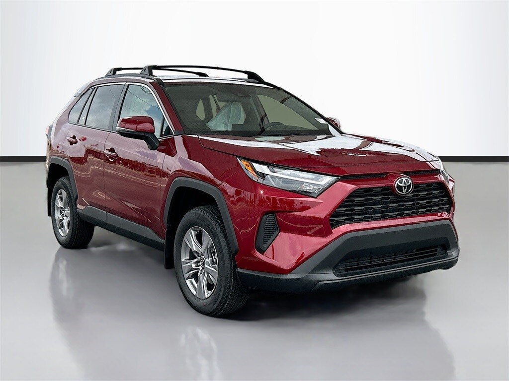 2025 Toyota RAV4 XLE photo 3