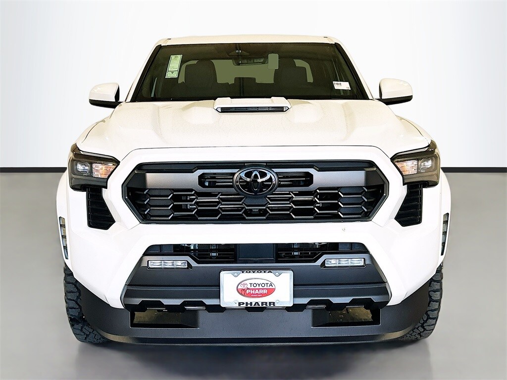 2025 Toyota Tacoma TRD Sport photo 2