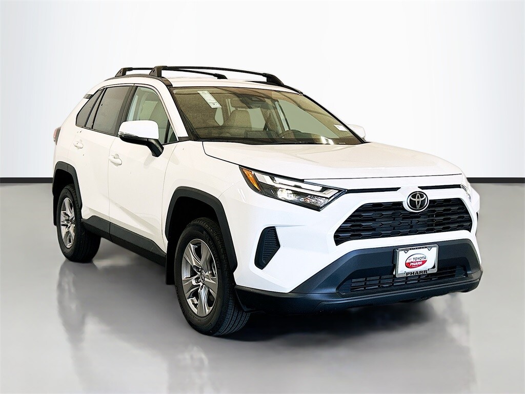 2025 Toyota RAV4 XLE photo 3