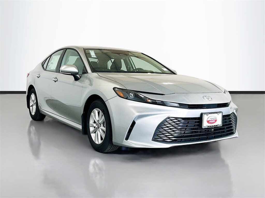 2026 Toyota Camry LE photo 3