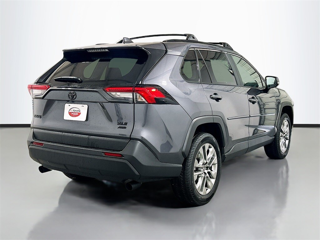 2025 Toyota RAV4 XLE Premium photo 4