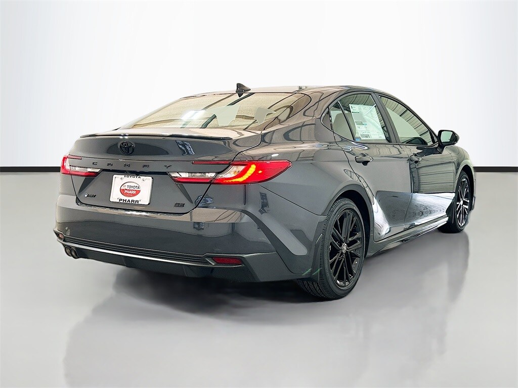 2026 Toyota Camry SE photo 4