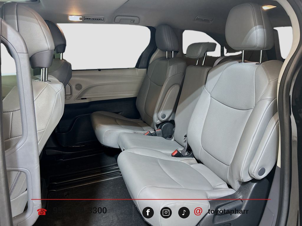 2023 Toyota Sienna XLE - Photo 23