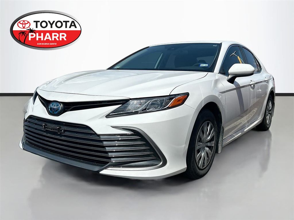 2022 Toyota Camry Hybrid Sedan 