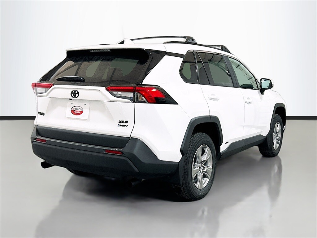 2025 Toyota RAV4 Hybrid XLE photo 4