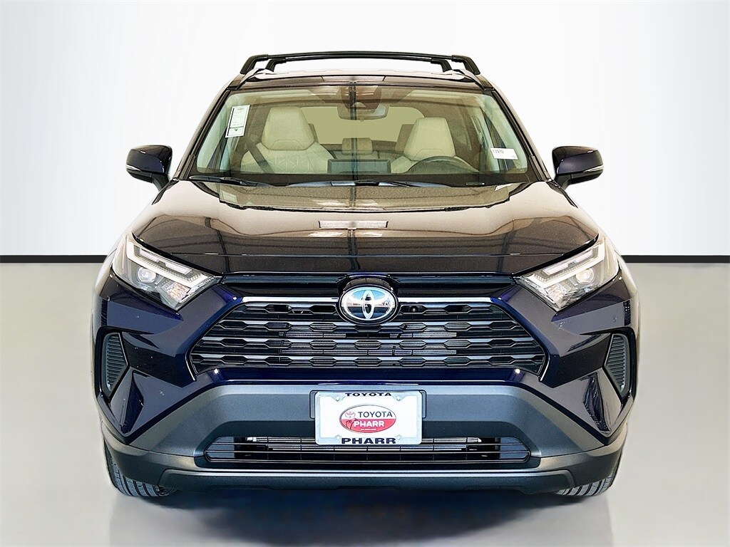 2025 Toyota RAV4 XLE photo 2