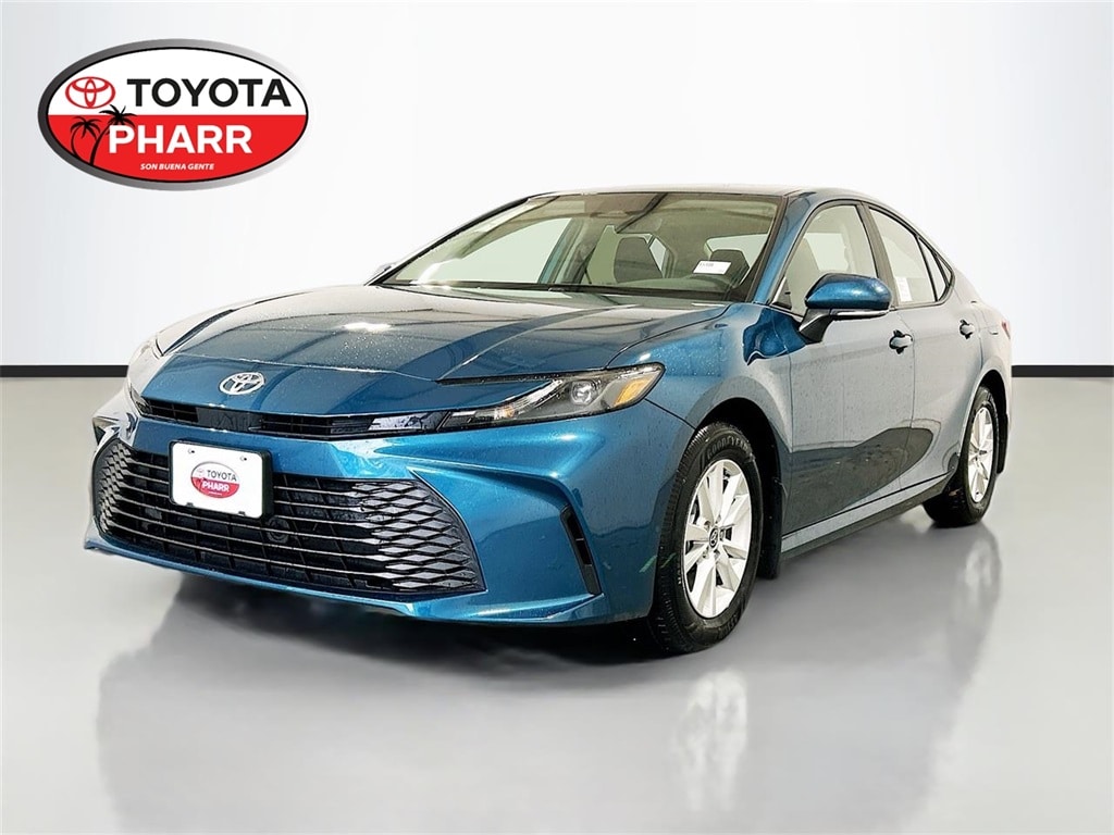 2026 Toyota Camry LE's photo