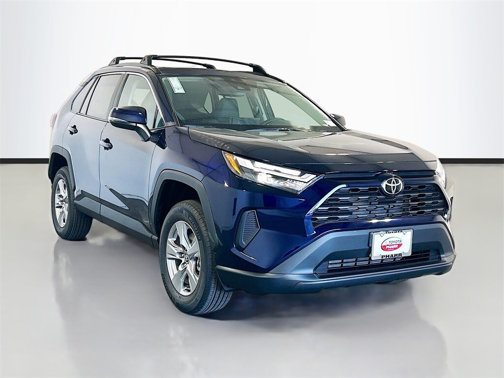 2025 Toyota RAV4 XLE photo 3