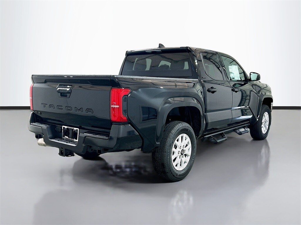2025 Toyota Tacoma SR5 photo 3