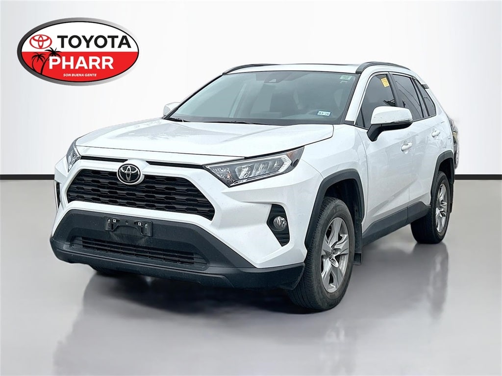 2021 Toyota RAV4 XLE's photo