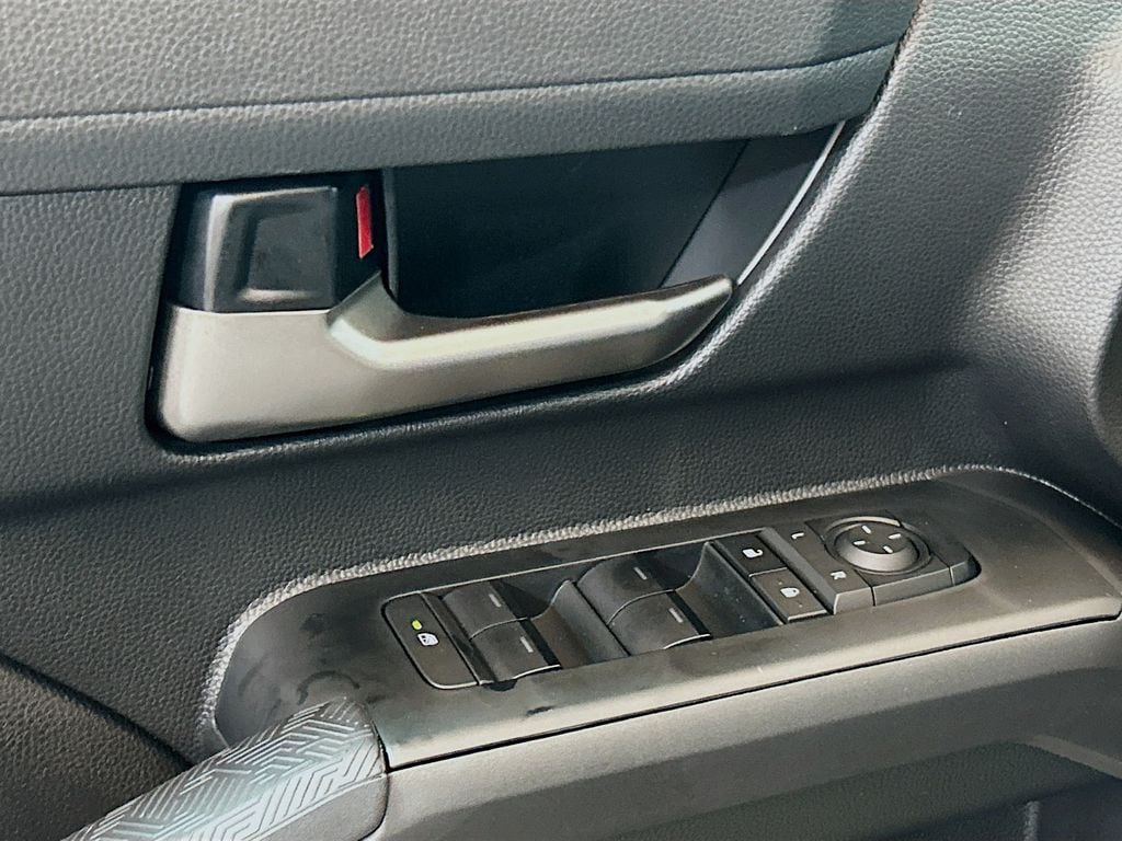 2025 Toyota Tacoma TRD Off Road - Photo 18