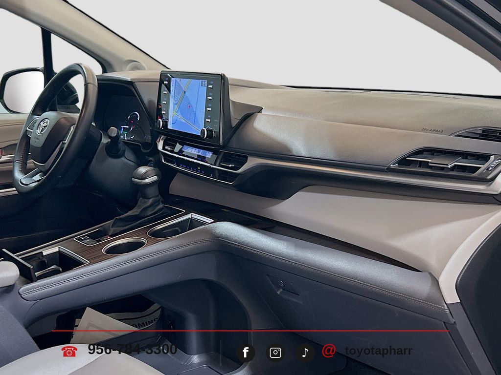2023 Toyota Sienna XLE - Photo 29