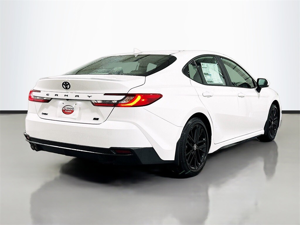 2026 Toyota Camry SE photo 4