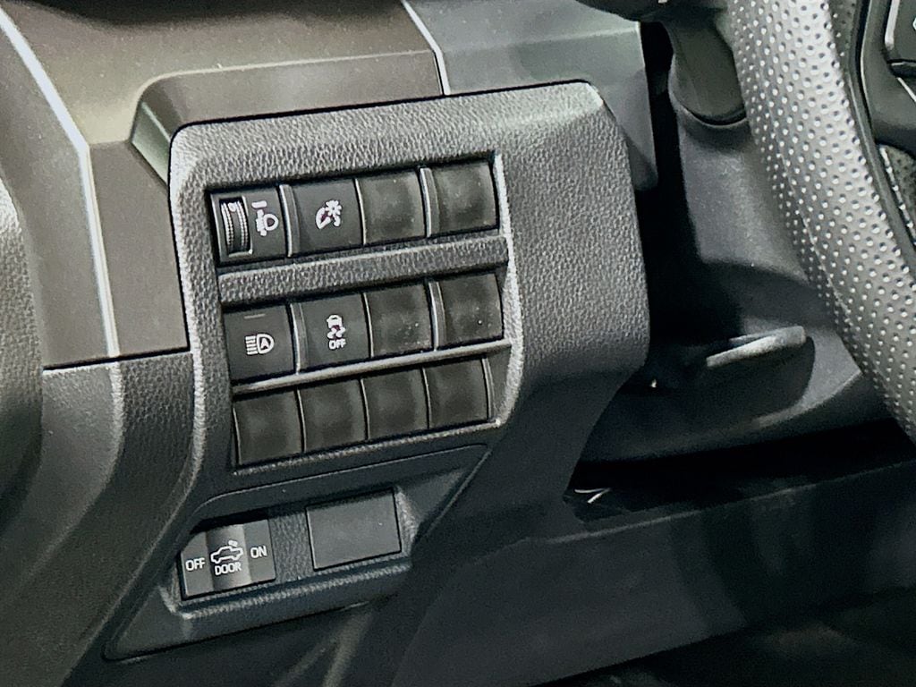 2026 Toyota Tacoma SR5 - Photo 11