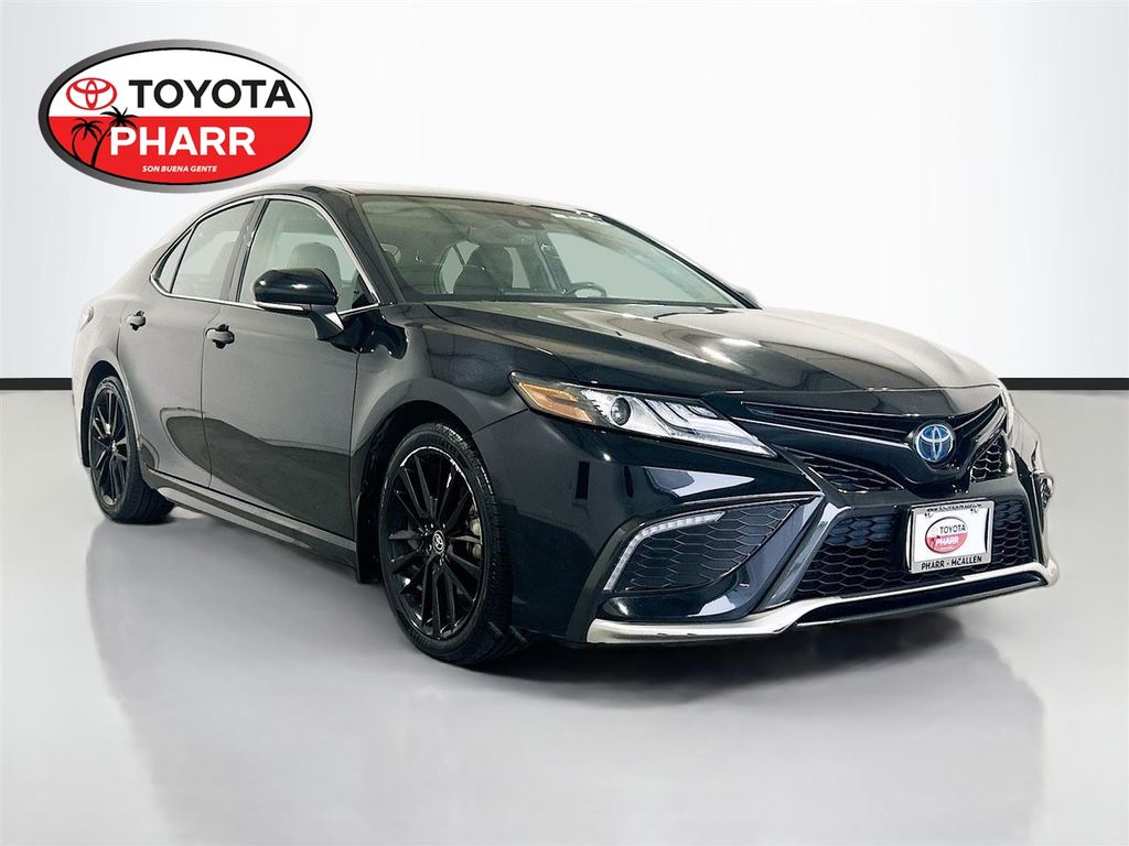 2024 Toyota Camry Hybrid Sedan 