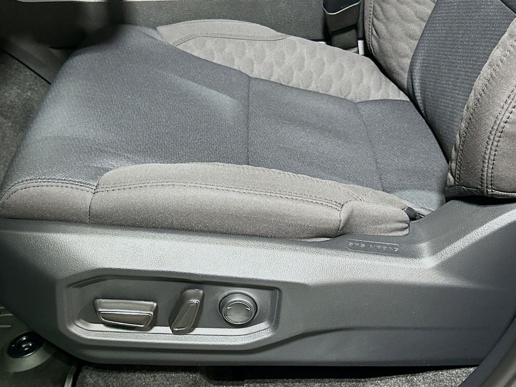 2026 Toyota Tundra SR5 - Photo 19