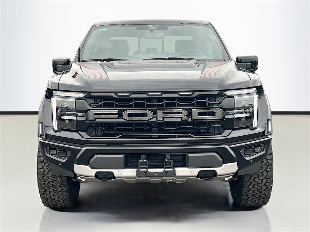 2025 Ford F-150 Raptor photo 2