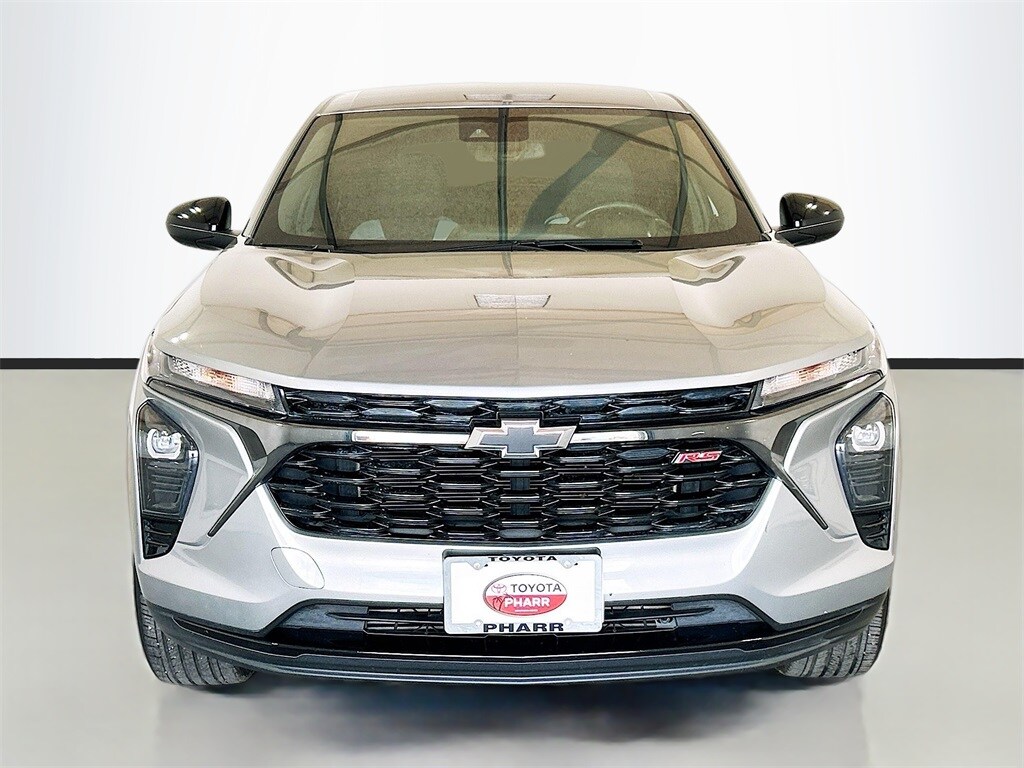 2024 Chevrolet Trax photo 2