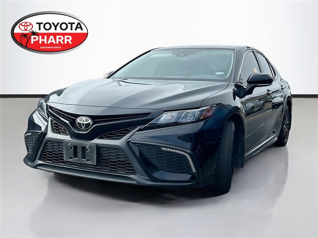 2024 Toyota Camry SE's photo