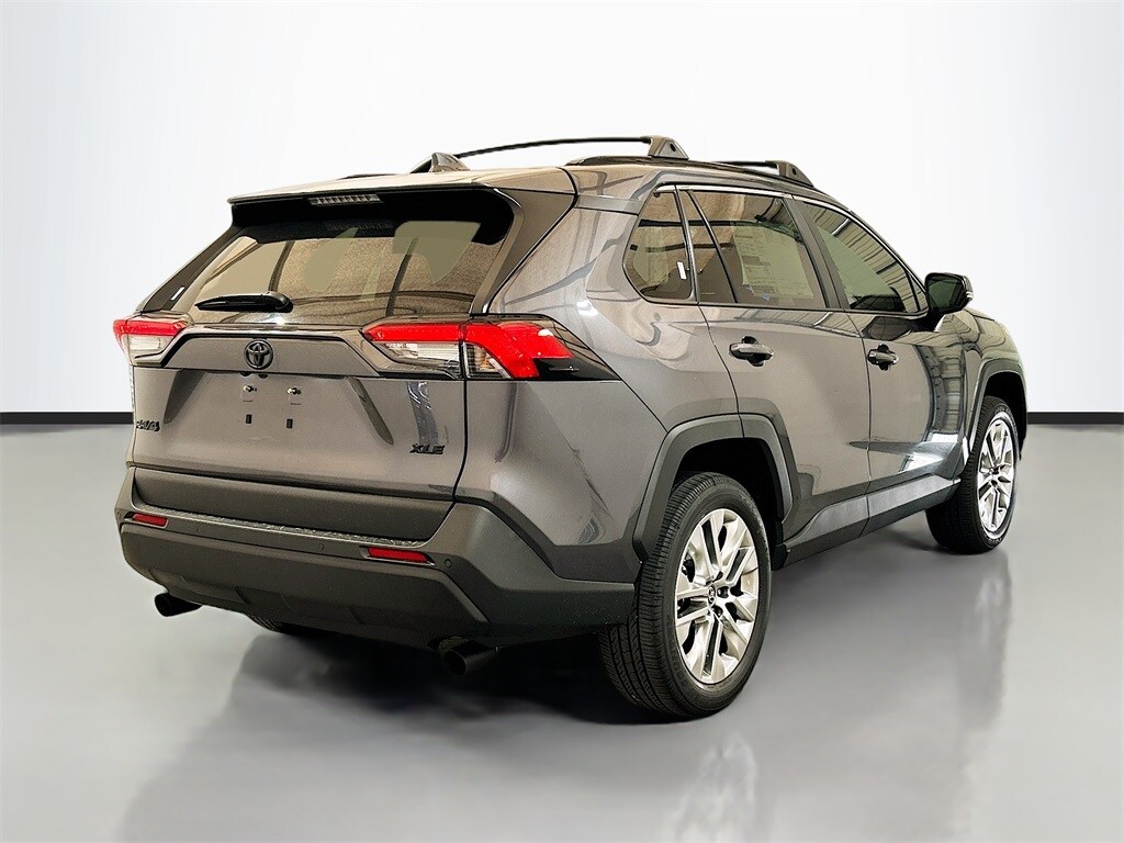2025 Toyota RAV4 XLE Premium photo 4