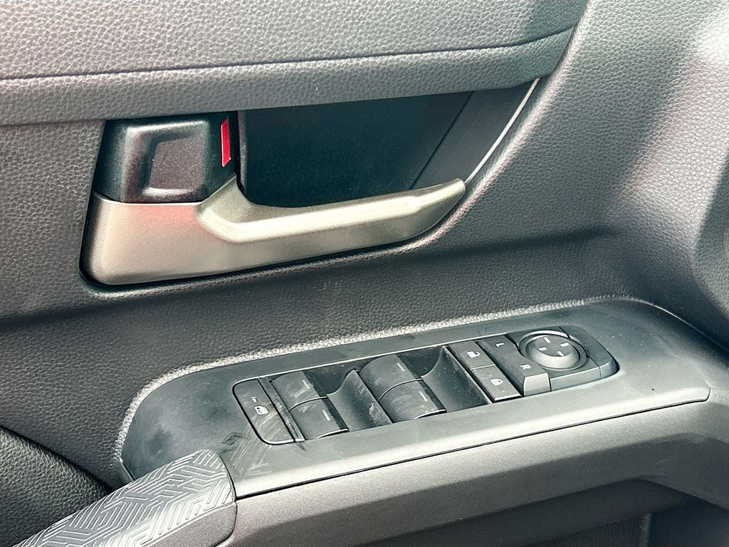 2025 Toyota Tacoma TRD Off Road - Photo 18