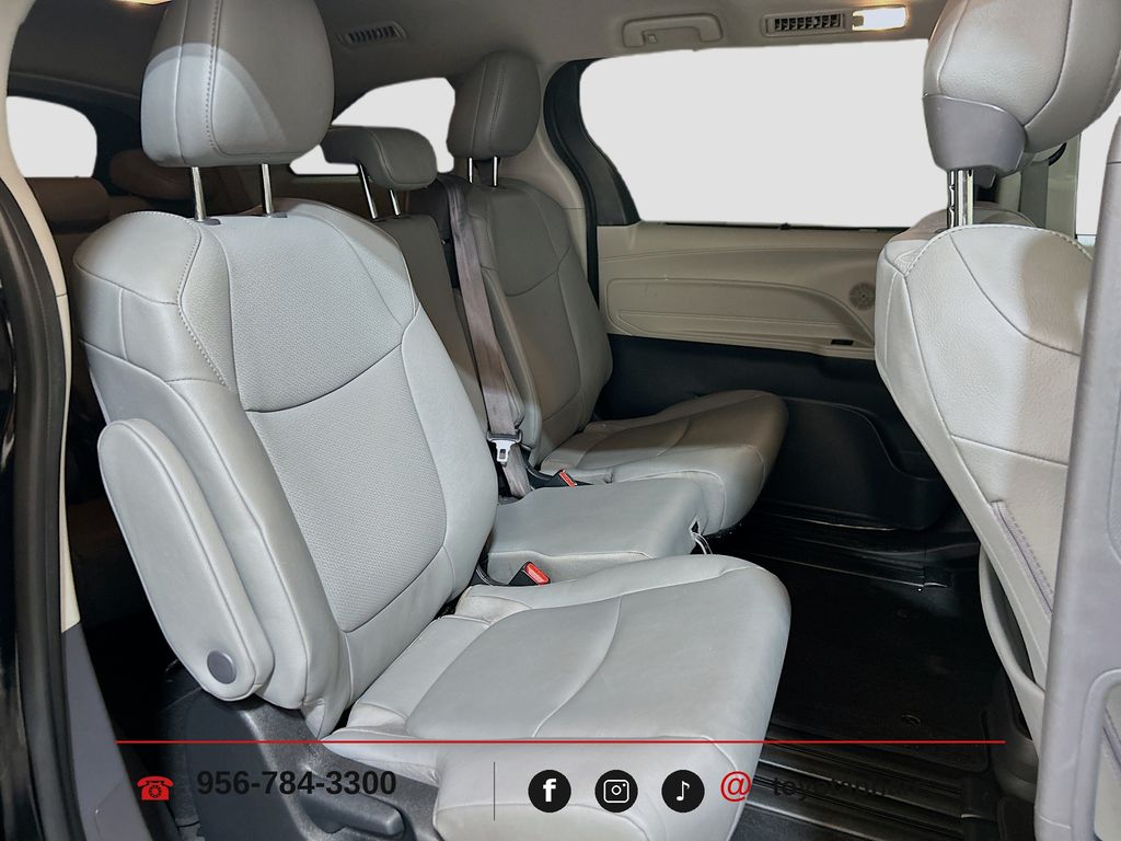 2023 Toyota Sienna XLE - Photo 27