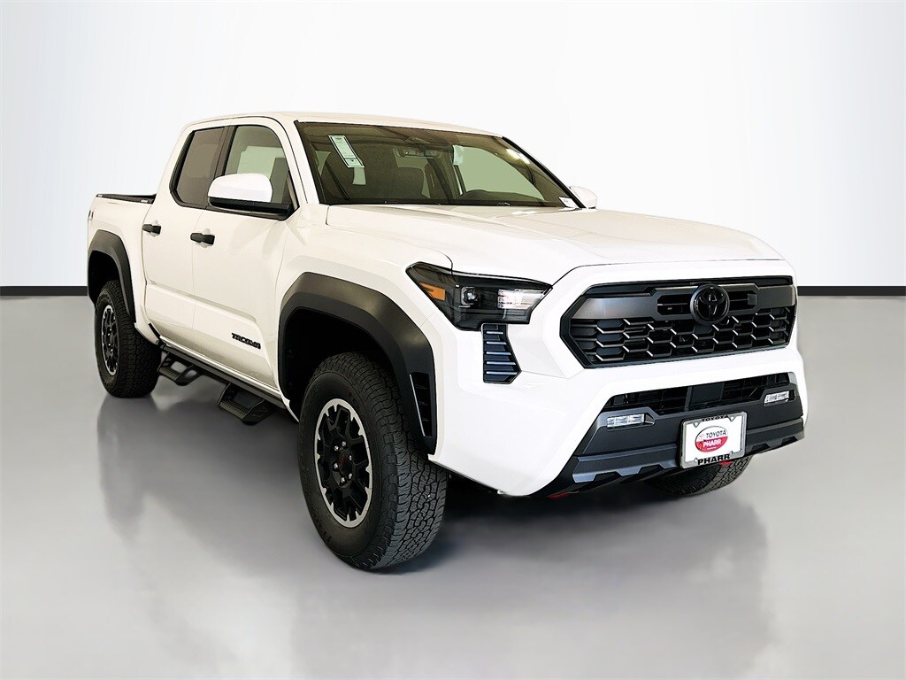 2025 Toyota Tacoma TRD Off-Road photo 3