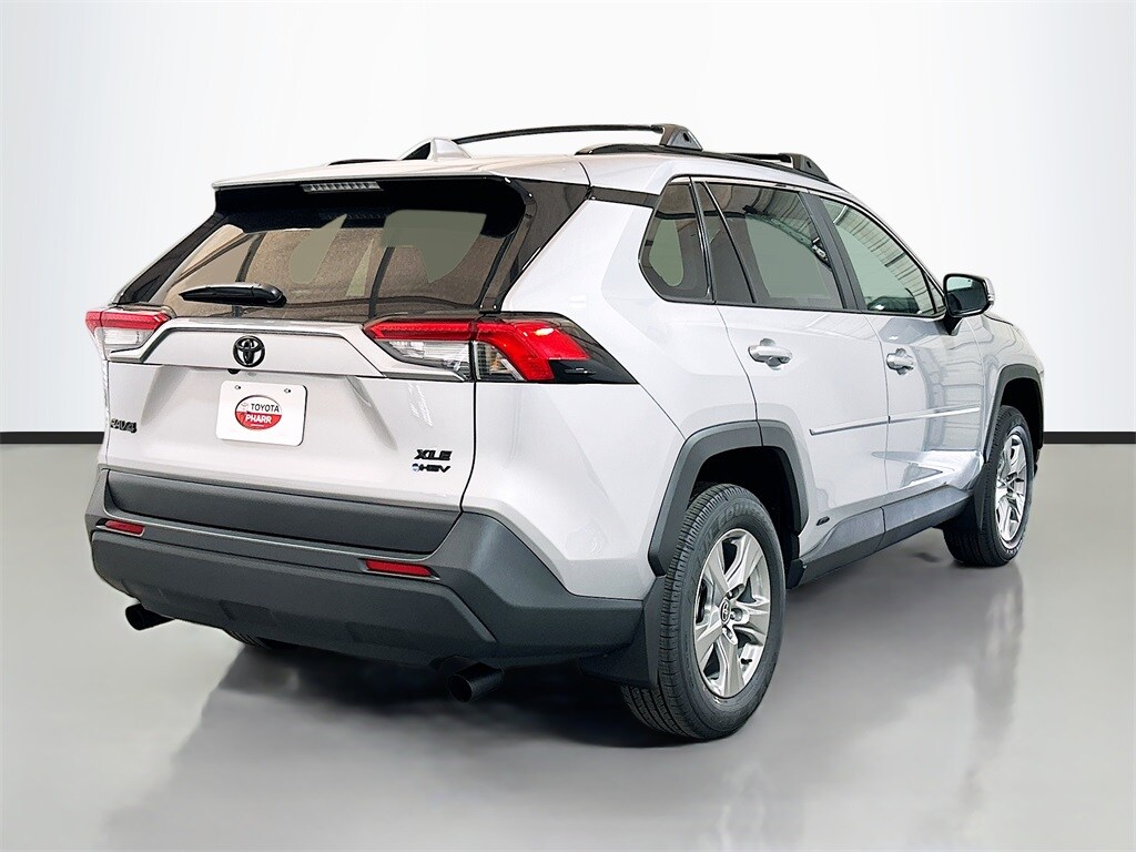 2025 Toyota RAV4 Hybrid XLE photo 4