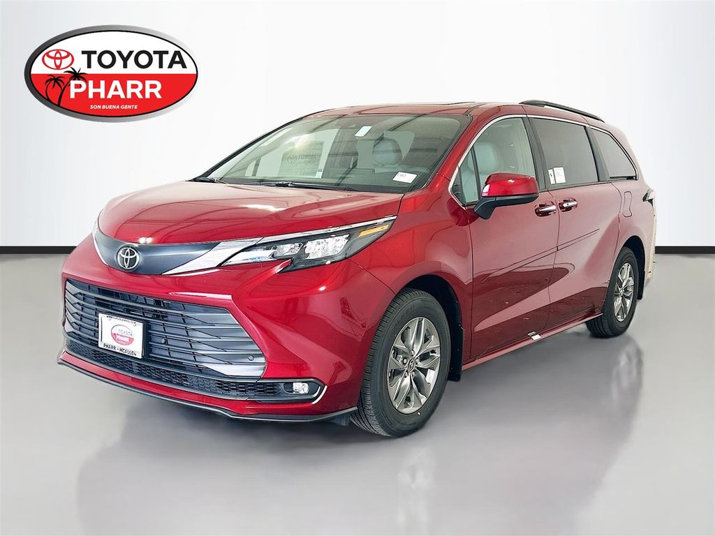2026 Toyota Sienna XLE 8-Passenger Hybrid FWD's photo
