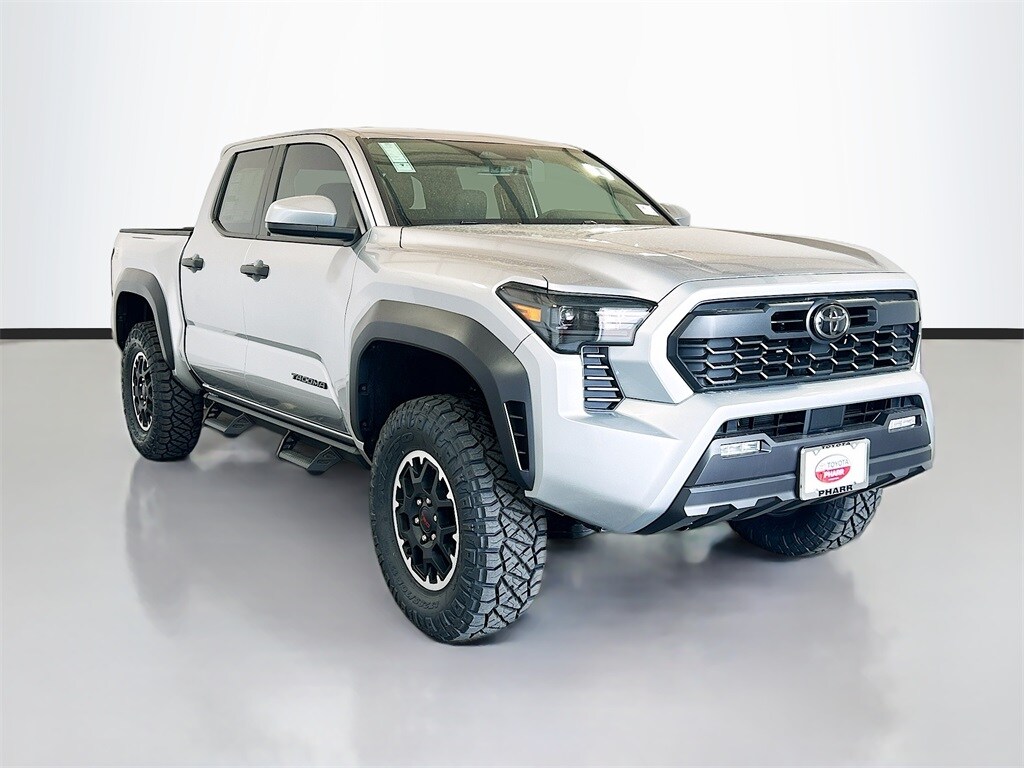 2025 Toyota Tacoma TRD Off-Road photo 3