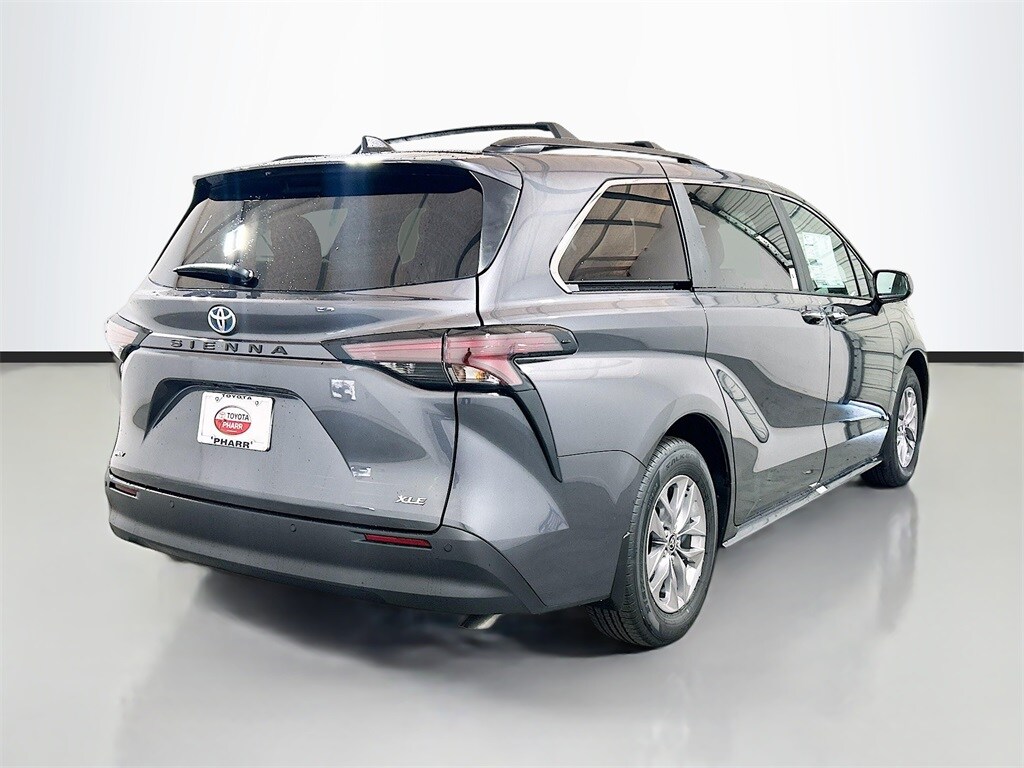 2025 Toyota Sienna XLE photo 4