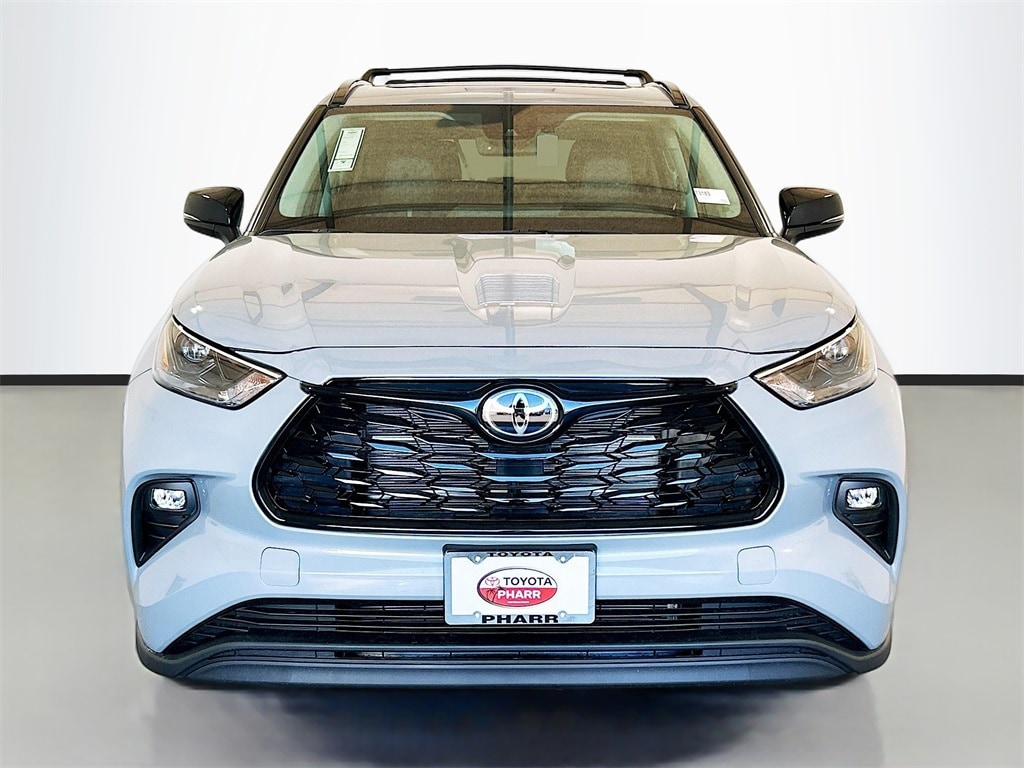New 2025 Toyota Highlander Hybrid XLE Nightshade SUV