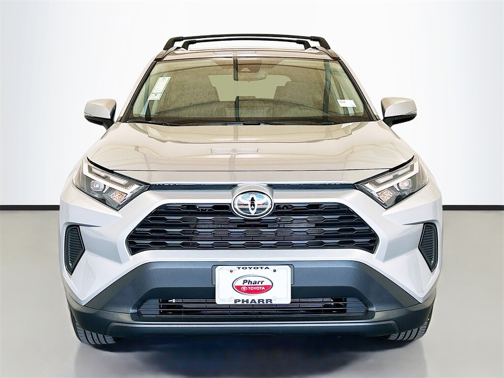 2025 Toyota RAV4 XLE photo 2